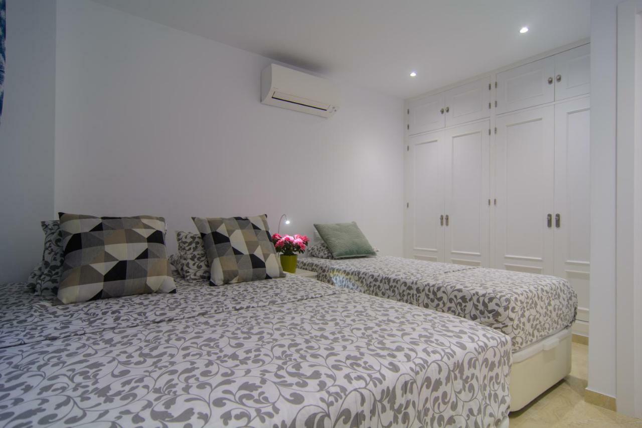 River Playa Beachfront Apartment, Large Terrace Фуэнхирола Экстерьер фото