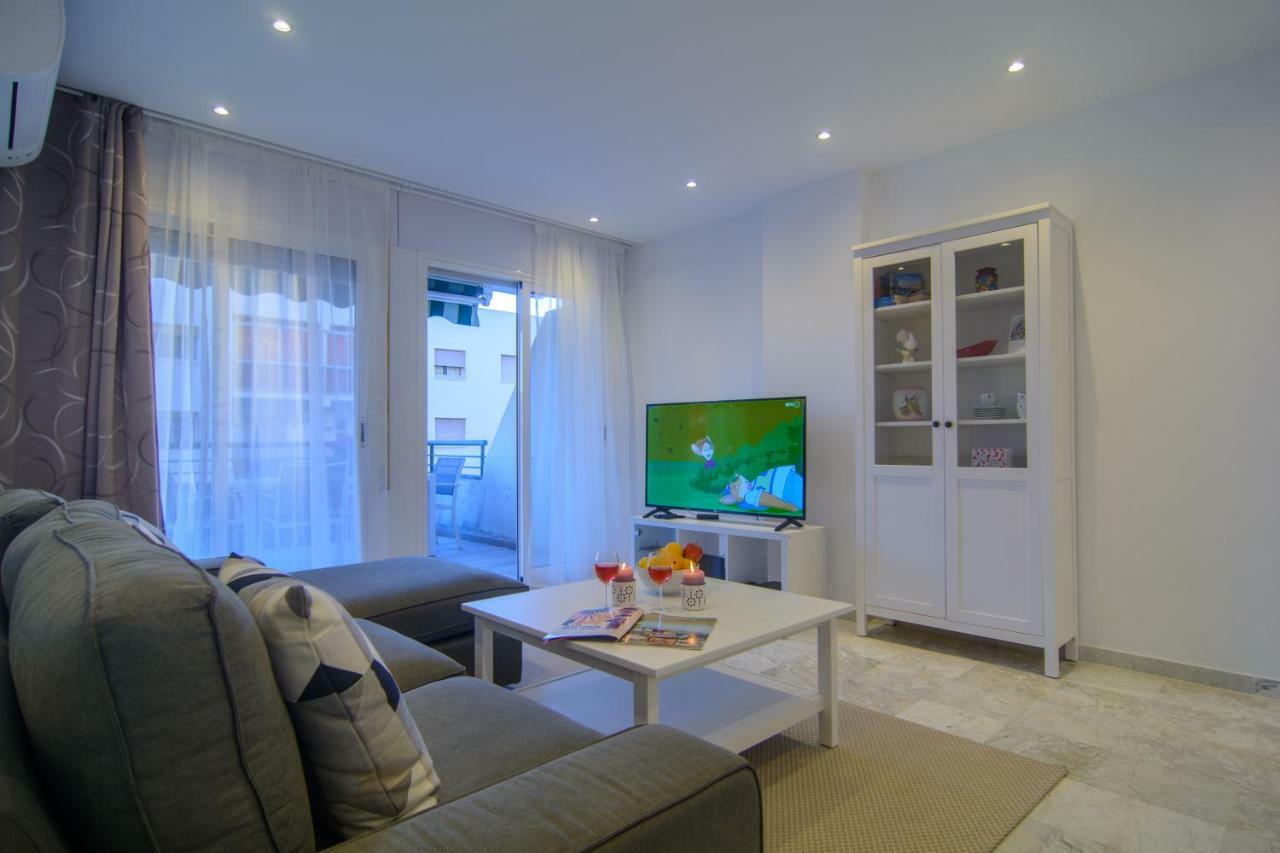 River Playa Beachfront Apartment, Large Terrace Фуэнхирола Экстерьер фото