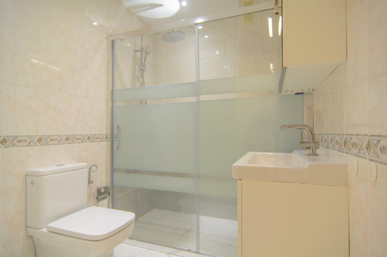 River Playa Beachfront Apartment, Large Terrace Фуэнхирола Экстерьер фото